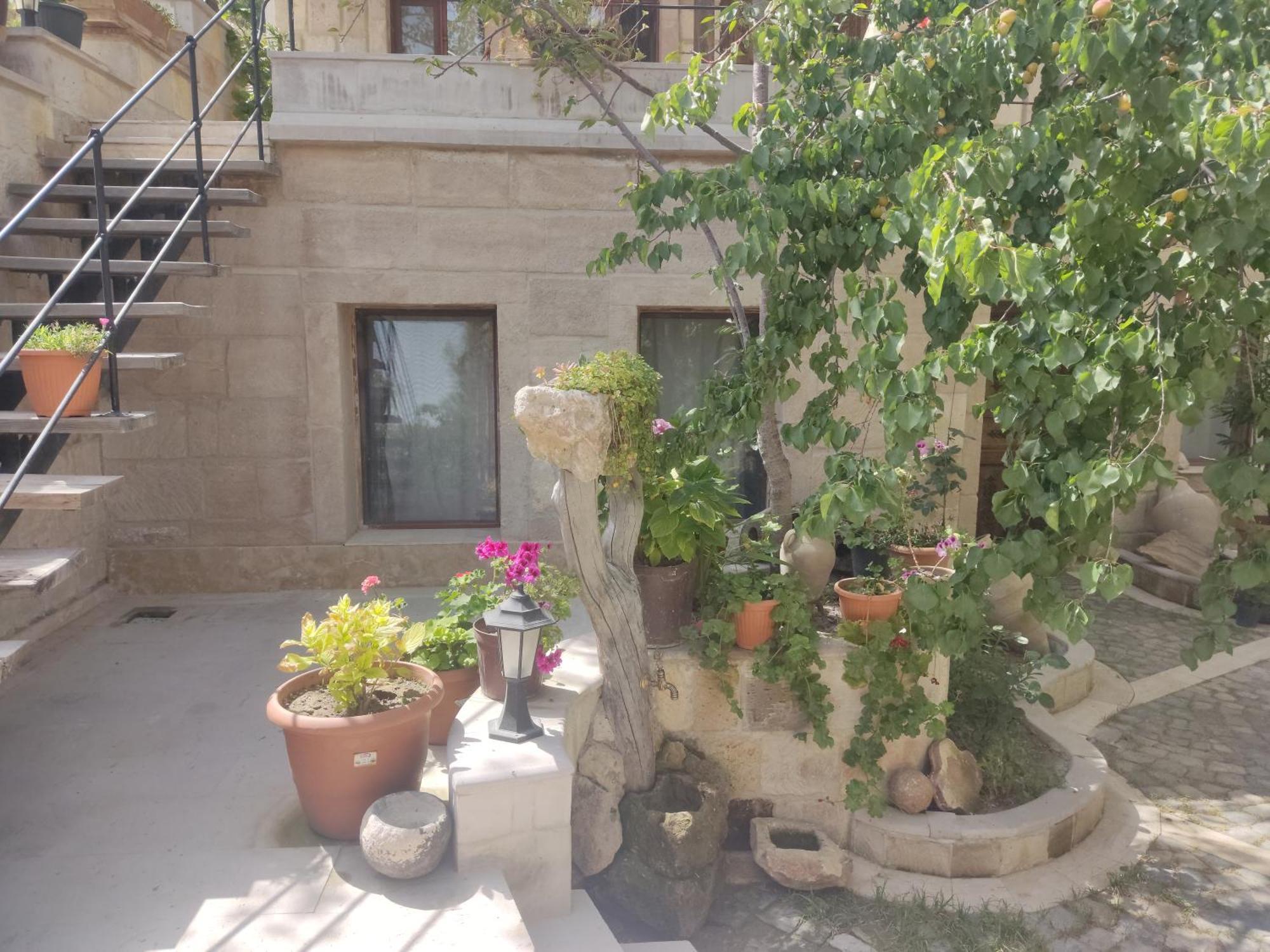 Luwian Stone House Hotel Гьореме Екстериор снимка