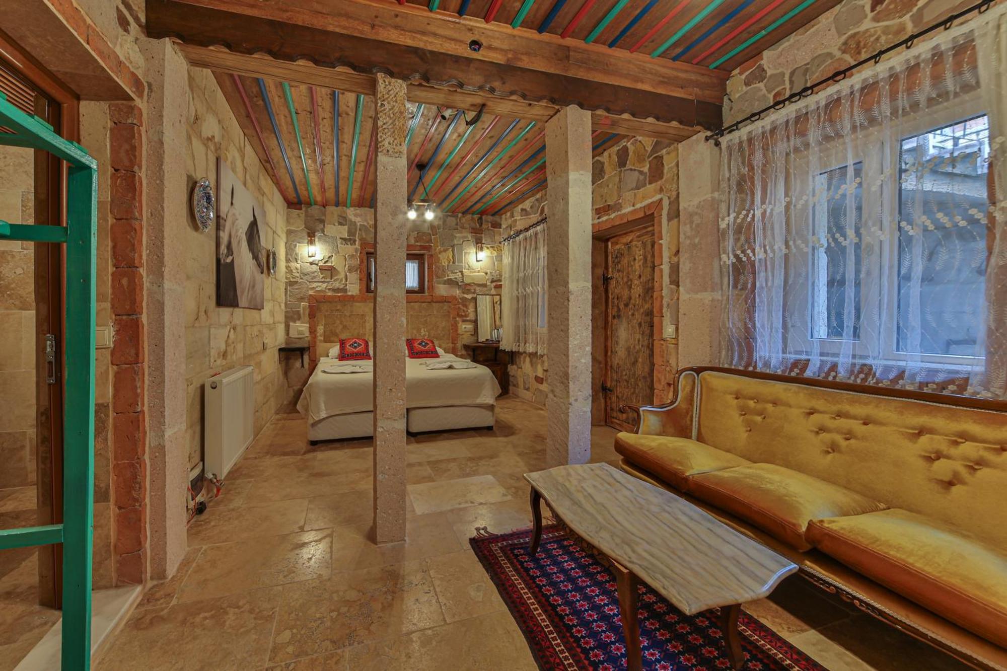 Luwian Stone House Hotel Гьореме Стая снимка